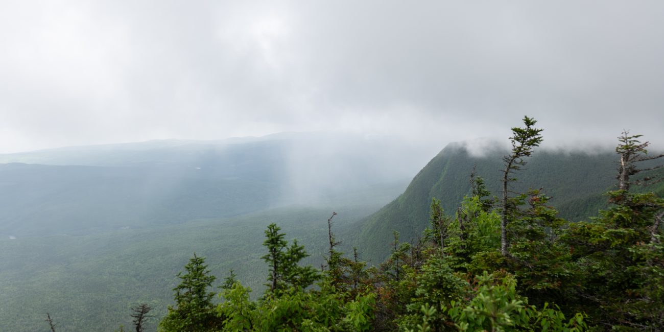 Vue sur le pic de l'Aube sur le sentier international des appalaches