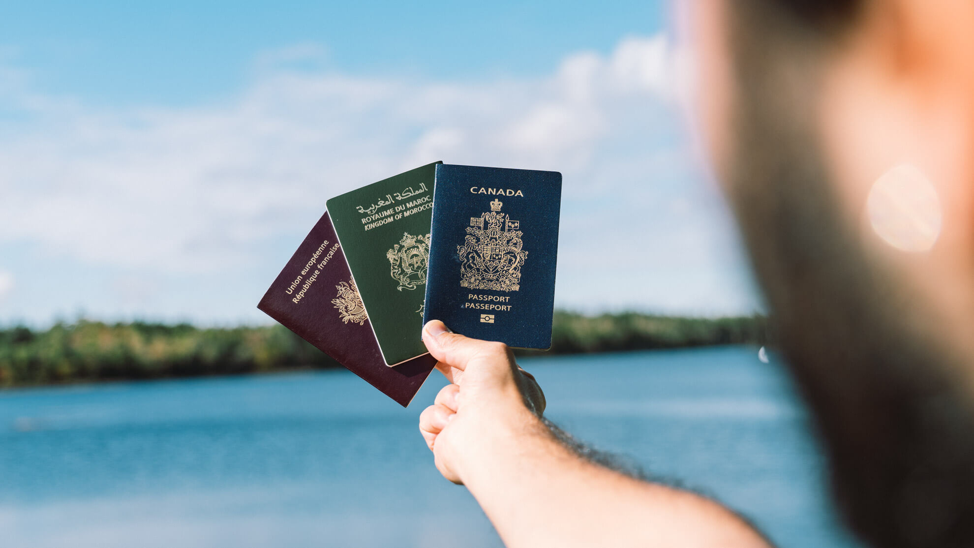 passeports français, marocain et canadien