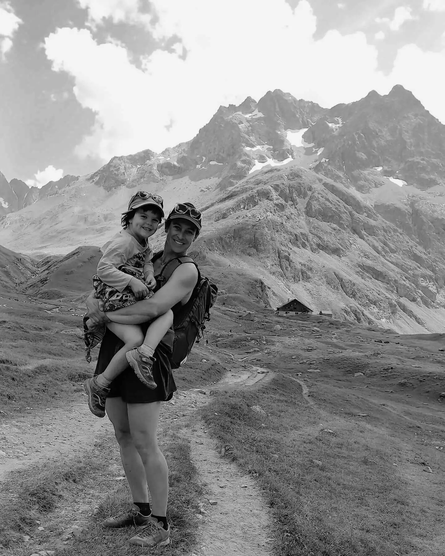 Marion Poitevin et sa fille en montagne