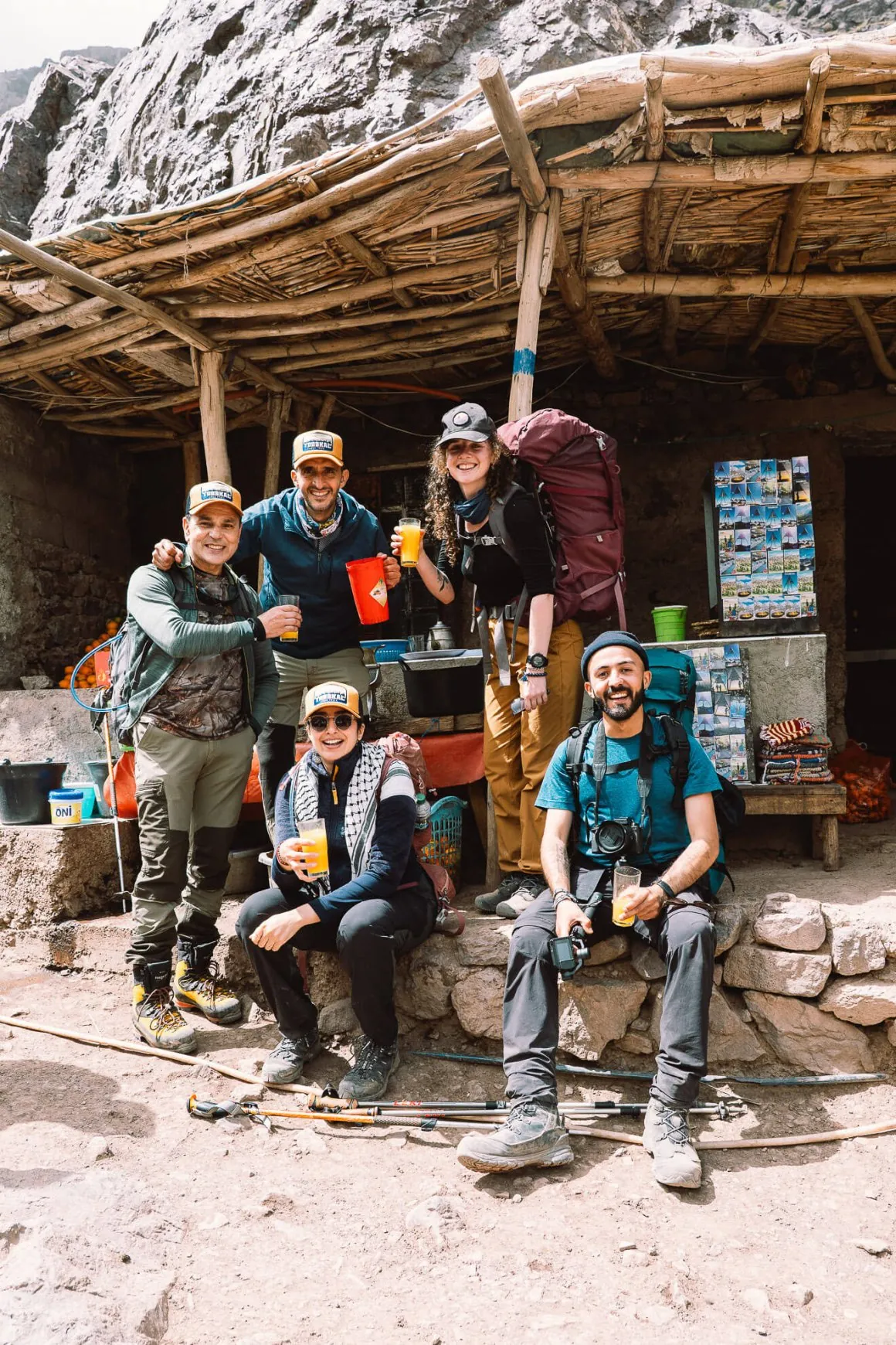 Pause jus d'orange pressée lors du trek au Toubkal